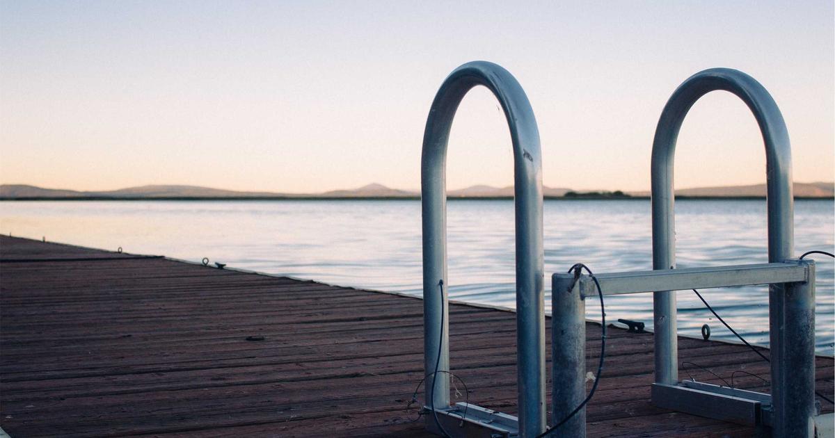 Production scheduling dashboard with AI optimization